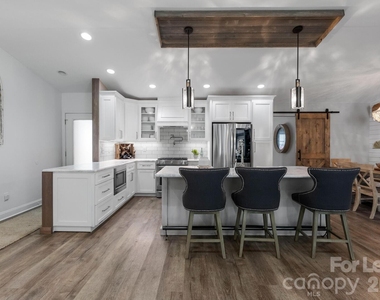 18026 Whispering Oaks Drive - Photo Thumbnail 21