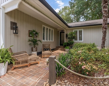 18026 Whispering Oaks Drive - Photo Thumbnail 16