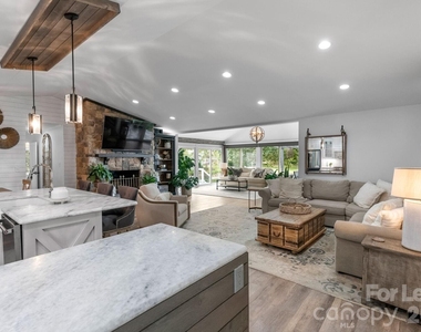 18026 Whispering Oaks Drive - Photo Thumbnail 9