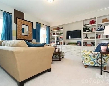 4018 Orchid Way - Photo Thumbnail 20