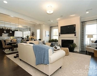 4018 Orchid Way - Photo Thumbnail 8