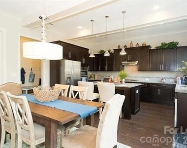 4018 Orchid Way - Photo Thumbnail 10
