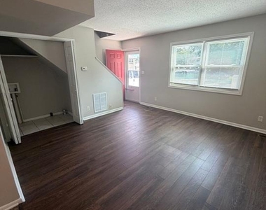 318 Highland Street - Photo Thumbnail 3