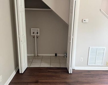 318 Highland Street - Photo Thumbnail 5