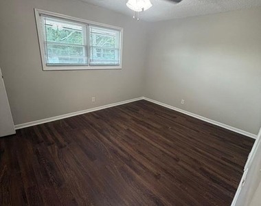 318 Highland Street - Photo Thumbnail 10