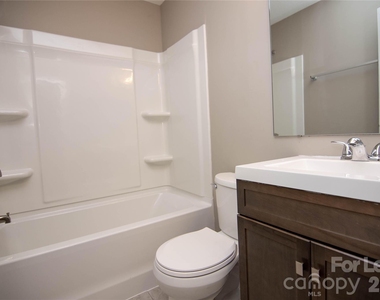 318 Highland Street - Photo Thumbnail 9
