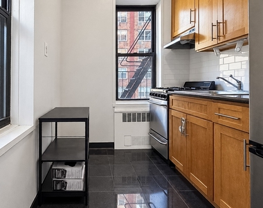 404 East 75th Street - Photo Thumbnail 1