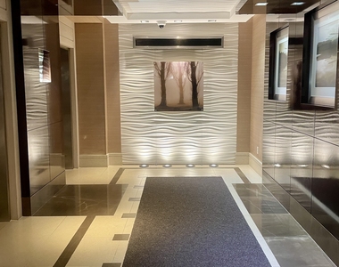 West 52nd Street - Photo Thumbnail 9