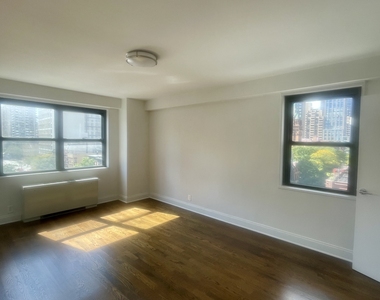 401 East 88th Street, 9D - Photo Thumbnail 2
