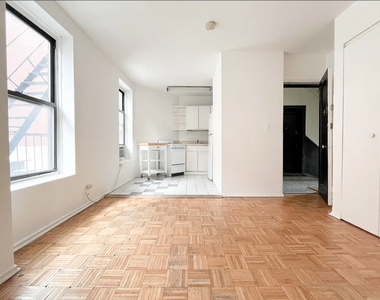 18 King Street - Photo Thumbnail 3