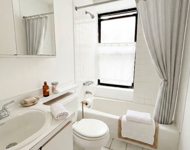 18 King Street - Photo Thumbnail 9