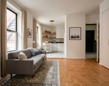 18 King Street - Photo Thumbnail 2
