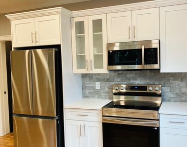 75 Waller Avenue - Photo Thumbnail 2