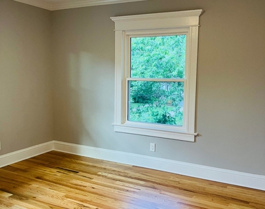75 Waller Avenue - Photo Thumbnail 6