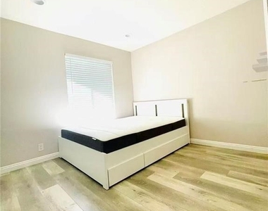 20431 Huntcliff - Photo Thumbnail 13
