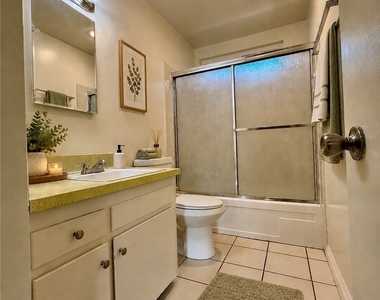4584 Bandera Street - Photo Thumbnail 7