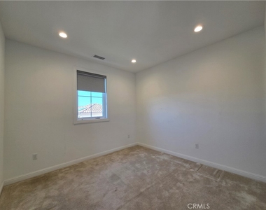 20640 W Chestnut - Photo Thumbnail 15