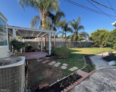 5838 Camellia - Photo Thumbnail 12