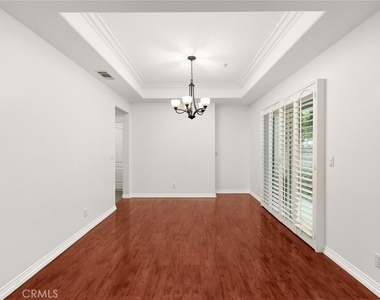 1108 Fairview Avenue - Photo Thumbnail 7