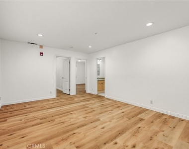 1108 Fairview Avenue - Photo Thumbnail 14