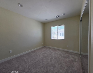 650 Grand Avenue W - Photo Thumbnail 18