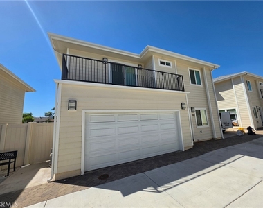 650 Grand Avenue W - Photo Thumbnail 5