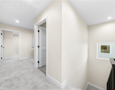 650 Grand Avenue W - Photo Thumbnail 11