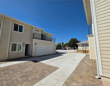 650 Grand Avenue W - Photo Thumbnail 23