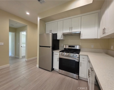 650 Grand Avenue W - Photo Thumbnail 10
