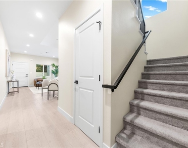 650 Grand Avenue W - Photo Thumbnail 10