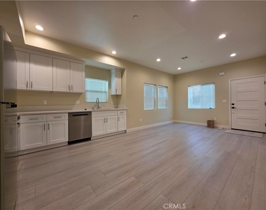 650 Grand Avenue W - Photo Thumbnail 9
