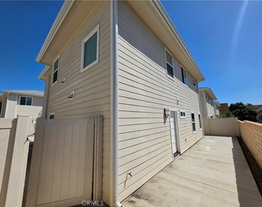 650 Grand Avenue W - Photo Thumbnail 6