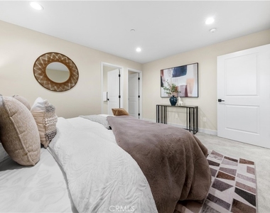 650 Grand Avenue W - Photo Thumbnail 14