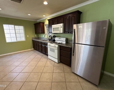 9710 Kester Avenue - Photo Thumbnail 11