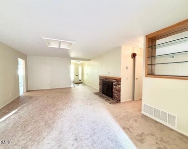 2556 Neptune Place - Photo Thumbnail 7