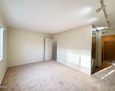 2556 Neptune Place - Photo Thumbnail 21