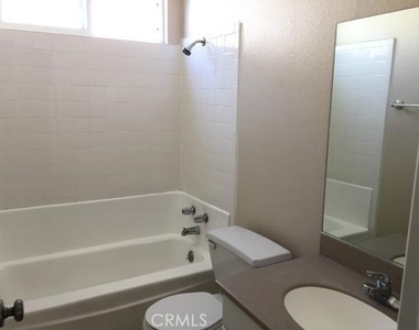 3925 Hickory Lane - Photo Thumbnail 12