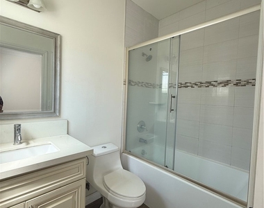 3718 Earle Avenue - Photo Thumbnail 7