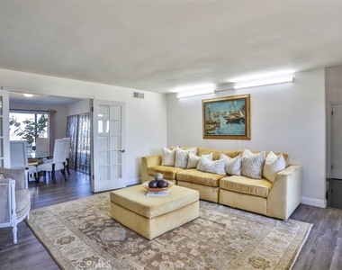 1736 Derringer Lane - Photo Thumbnail 5
