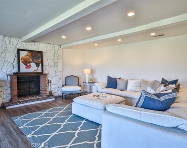 1736 Derringer Lane - Photo Thumbnail 8