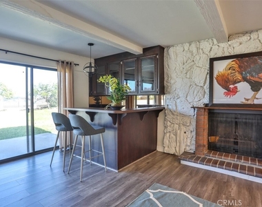 1736 Derringer Lane - Photo Thumbnail 10