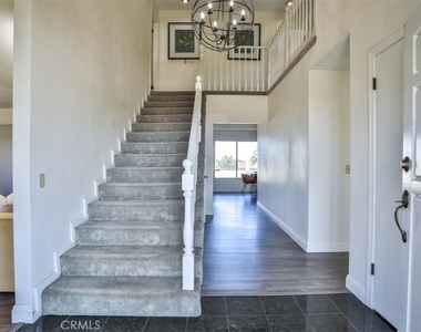 1736 Derringer Lane - Photo Thumbnail 2