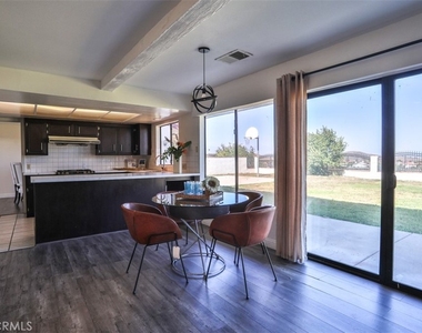 1736 Derringer Lane - Photo Thumbnail 12