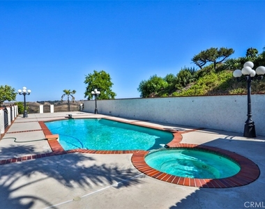 1736 Derringer Lane - Photo Thumbnail 41