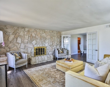 1736 Derringer Lane - Photo Thumbnail 3
