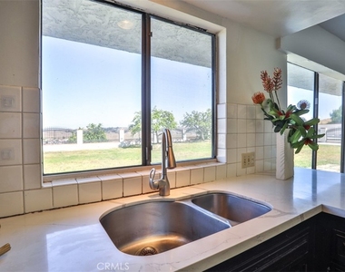 1736 Derringer Lane - Photo Thumbnail 17