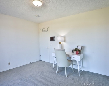 1736 Derringer Lane - Photo Thumbnail 30