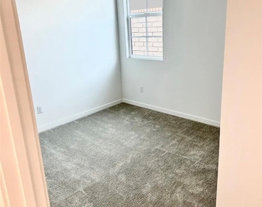 2993 E Halton Paseo - Photo Thumbnail 9
