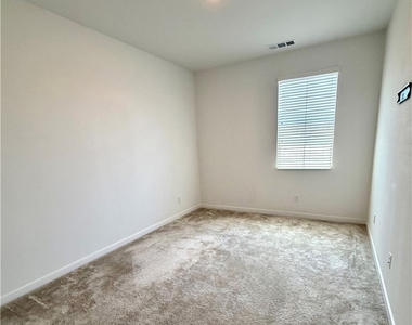 2993 E Halton Paseo - Photo Thumbnail 16