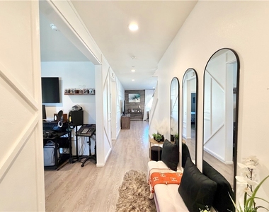 30120 Crescent Pointe Way - Photo Thumbnail 4